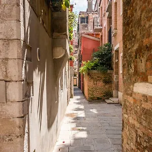 Apartment Ramo Delle Moschette, Venice